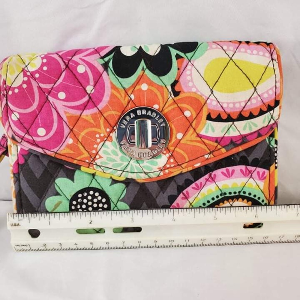 Vera Bradley Ziggy Zinnia Wristlet Wallet